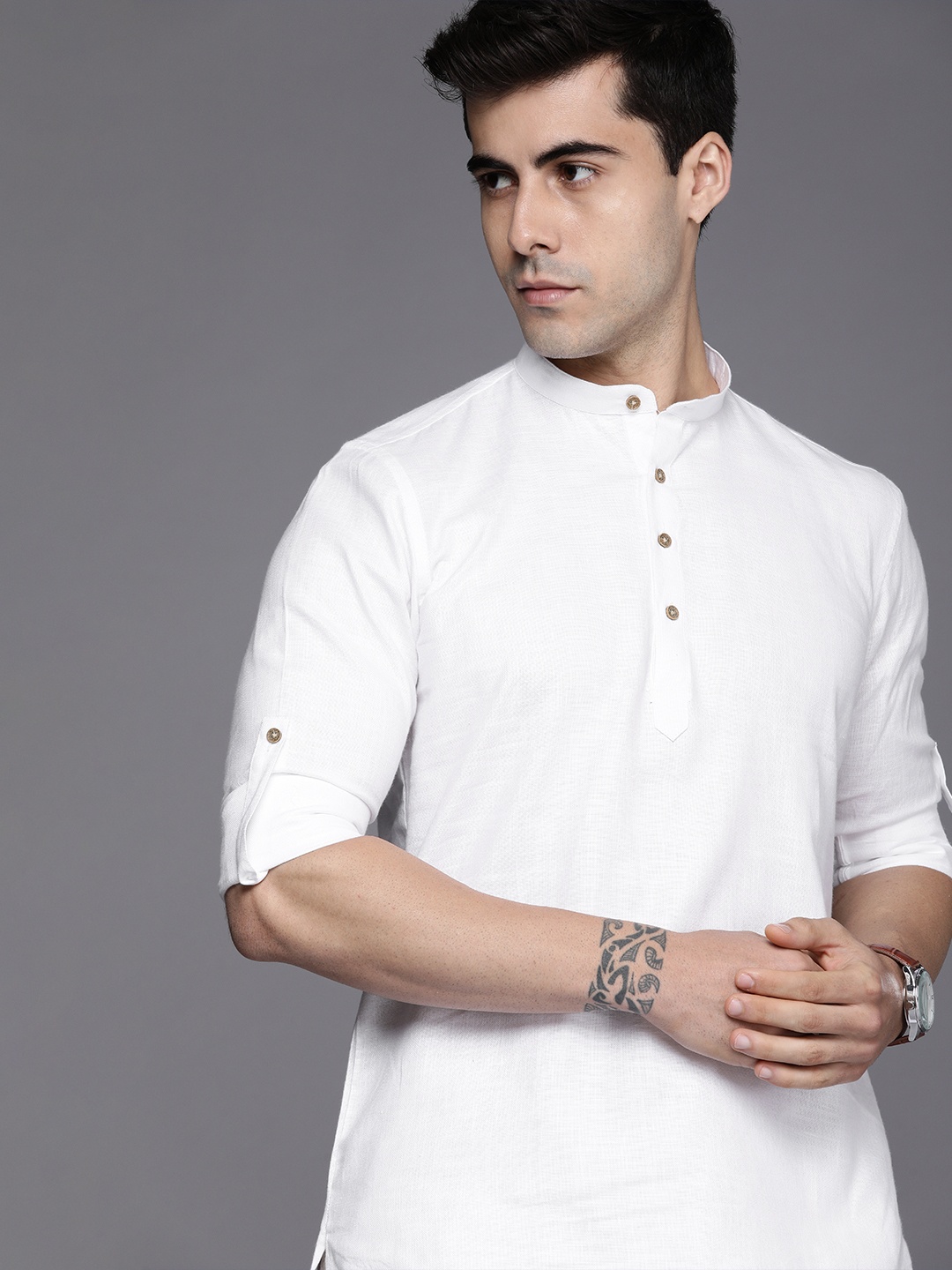 

Manyavar Men White Solid Short Kurta