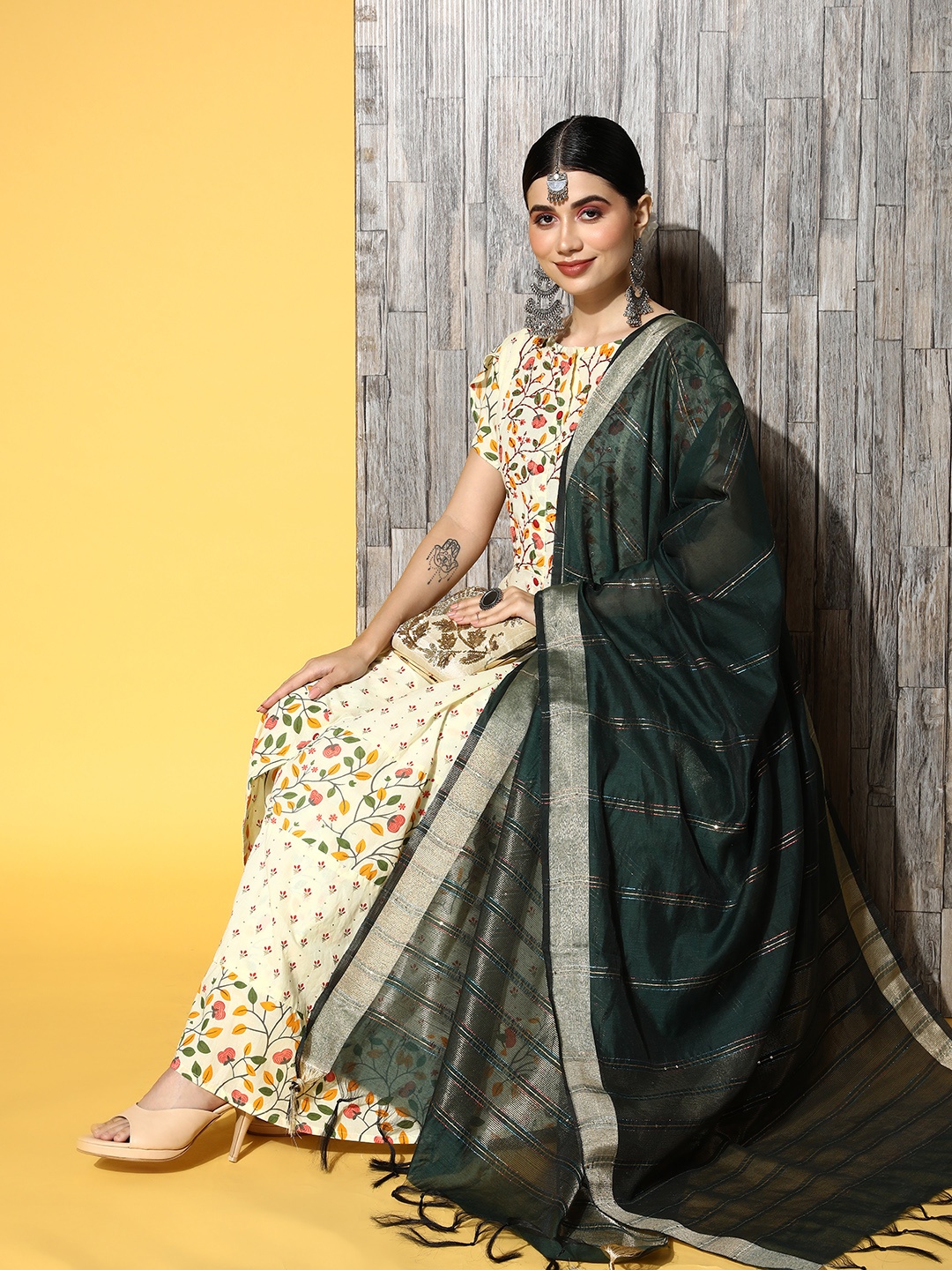 

Indo Era Women Off-White & Green Floral Printed Kurta with Trousers & With Dupatta