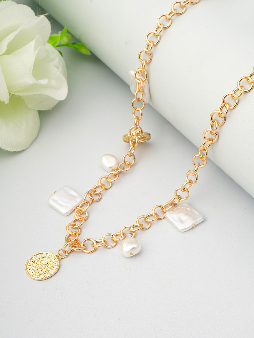 

Ferosh White Gold Plated Metal Necklace
