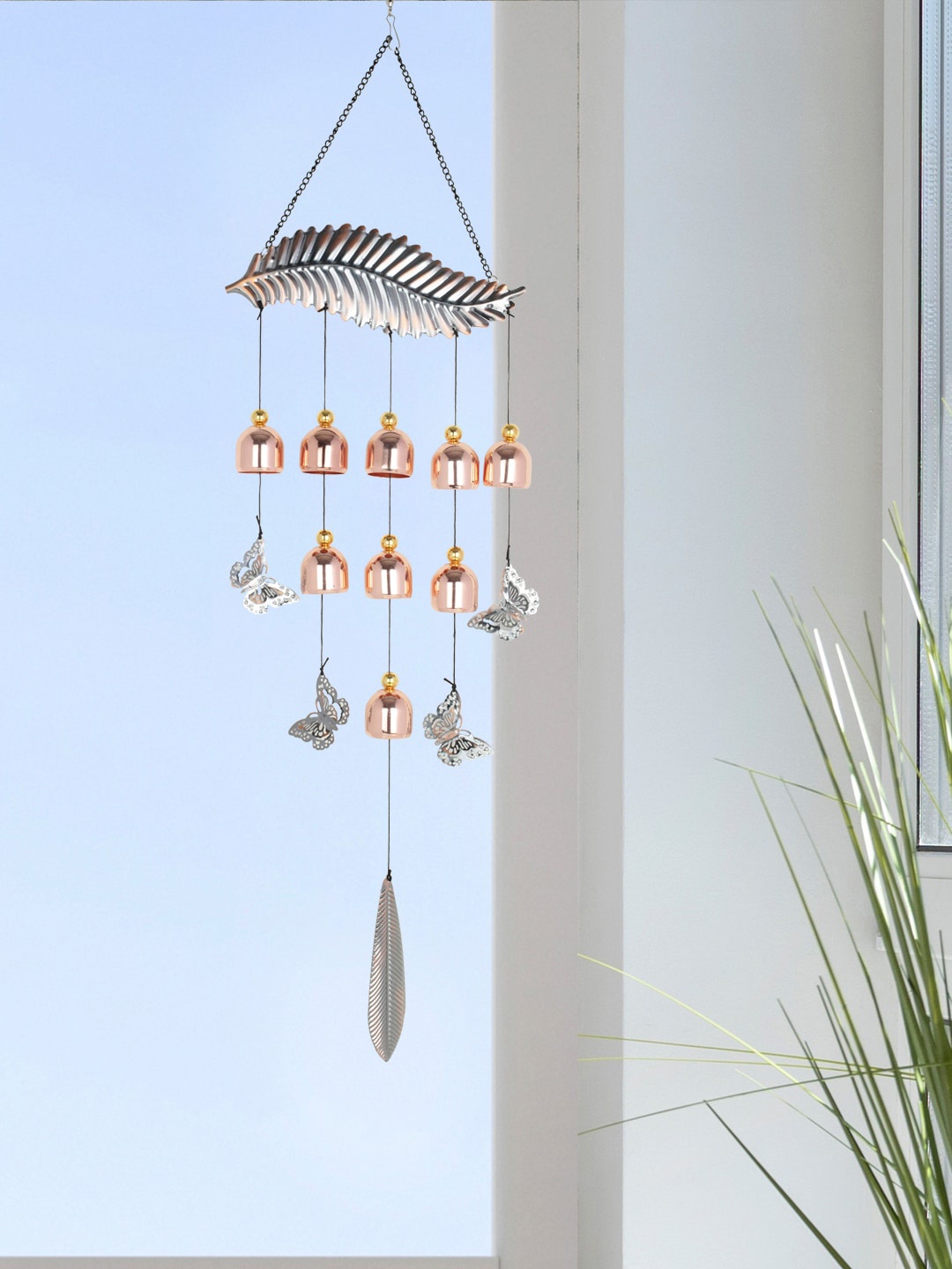 

HomeTown Silver-Toned Metal Leafy Windchime