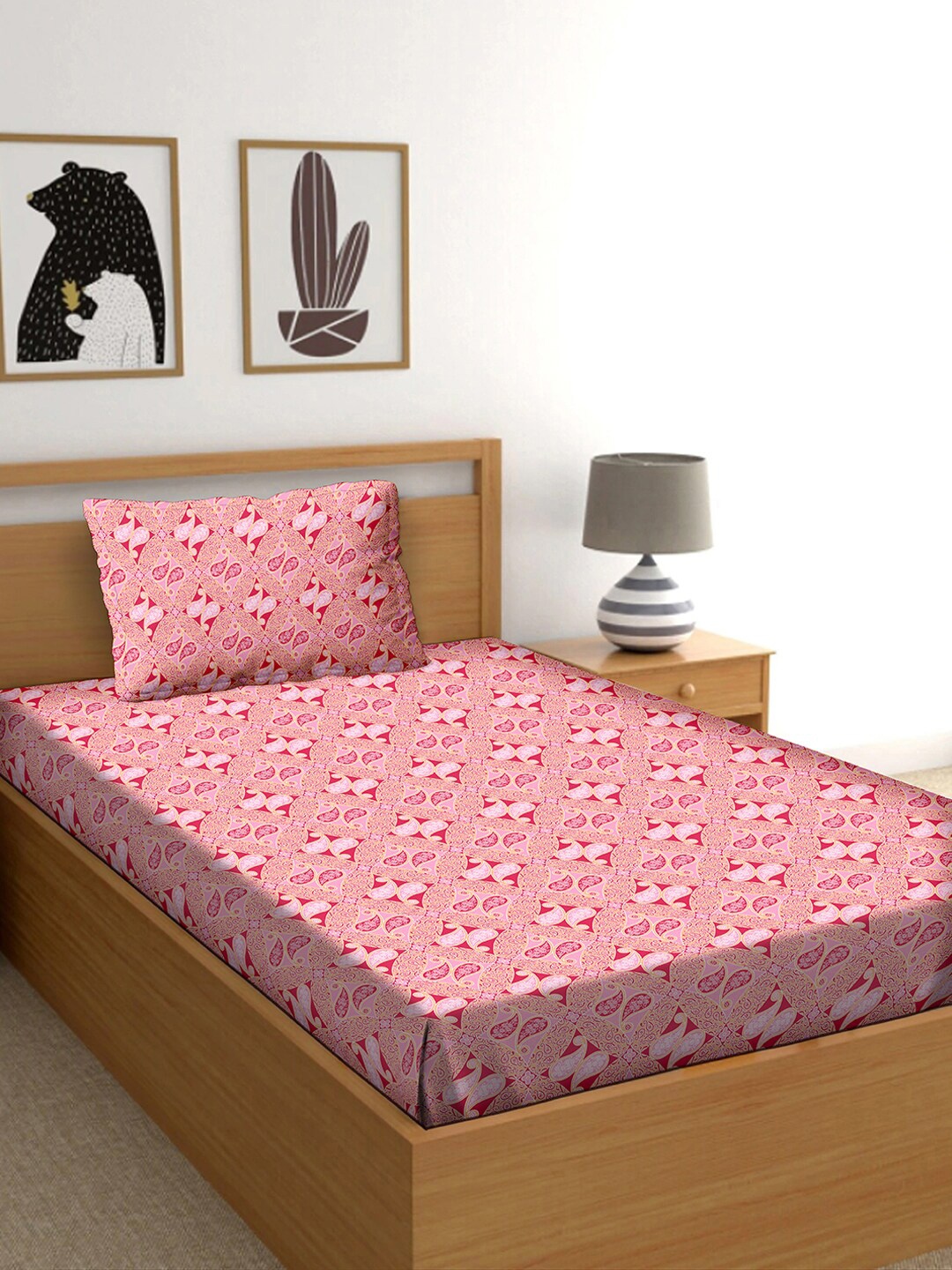 

BELLA CASA Pink Geometric 150 TC Single Bedsheet with 1 Pillow Covers