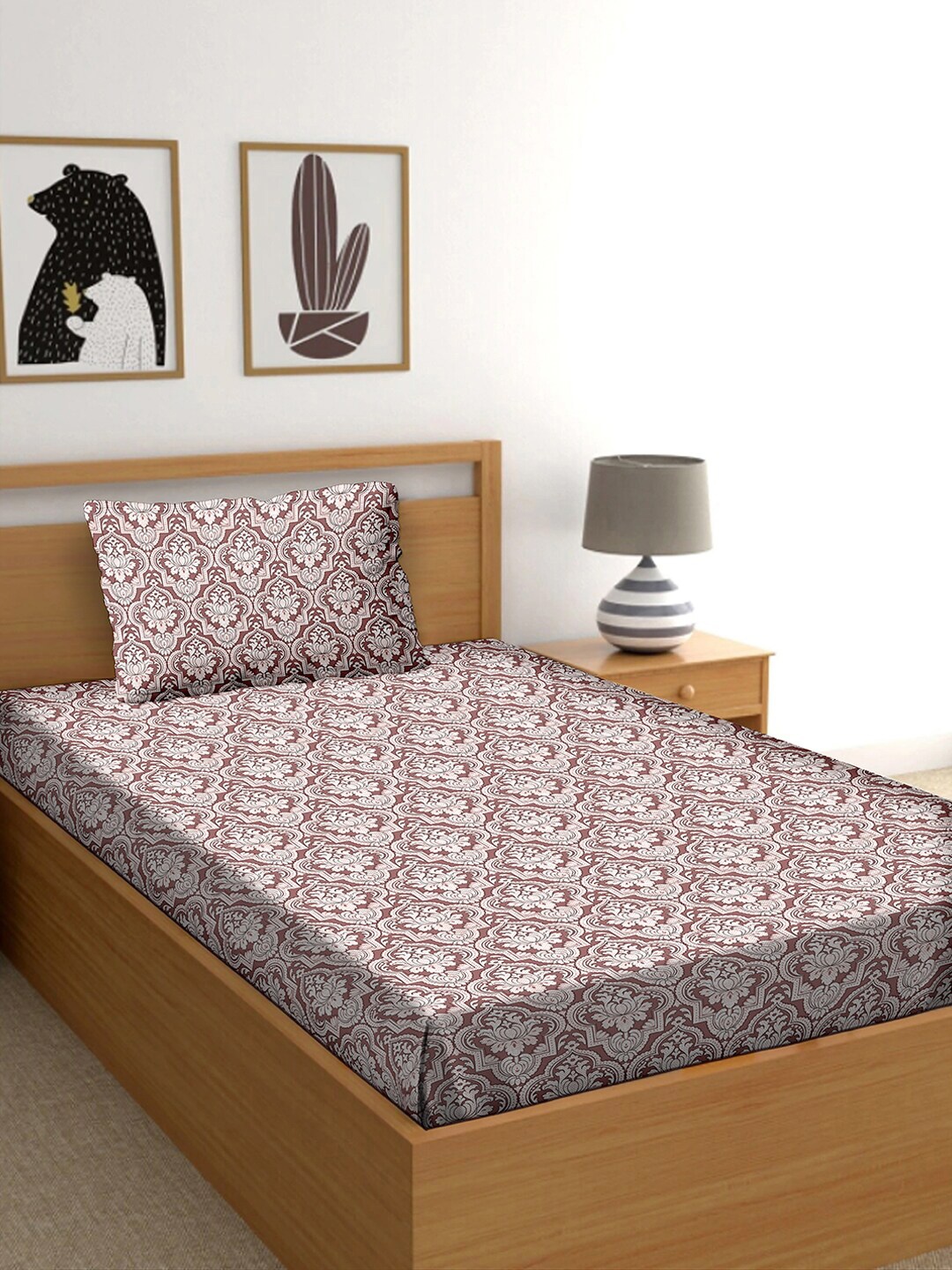 

BELLA CASA Brown & White Geometric 150 TC Single Bedsheet with 1 Pillow Covers