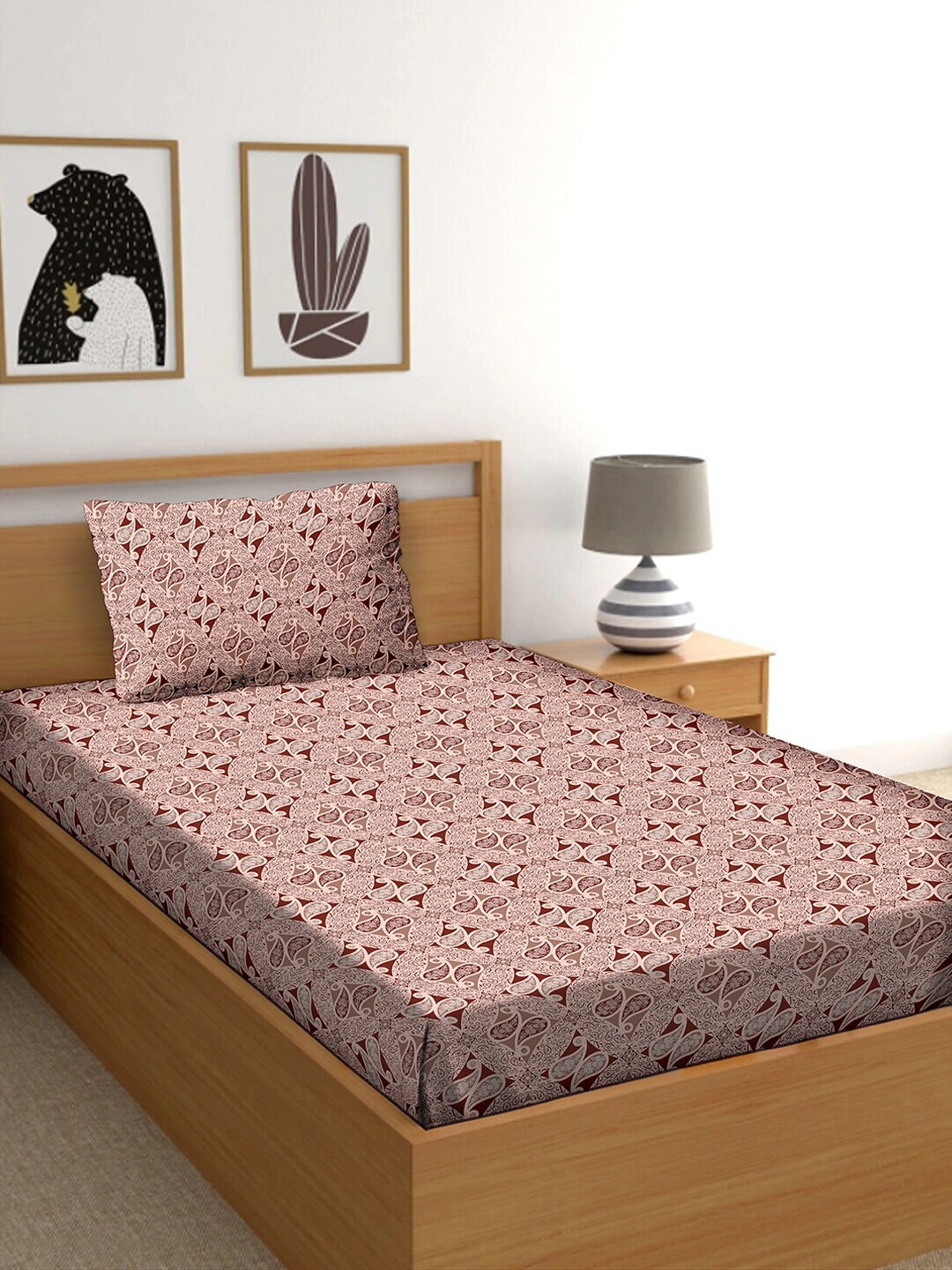 

BELLA CASA Brown & Cream-Coloured Geometric 150 TC Single Bedsheet with 1 Pillow Covers