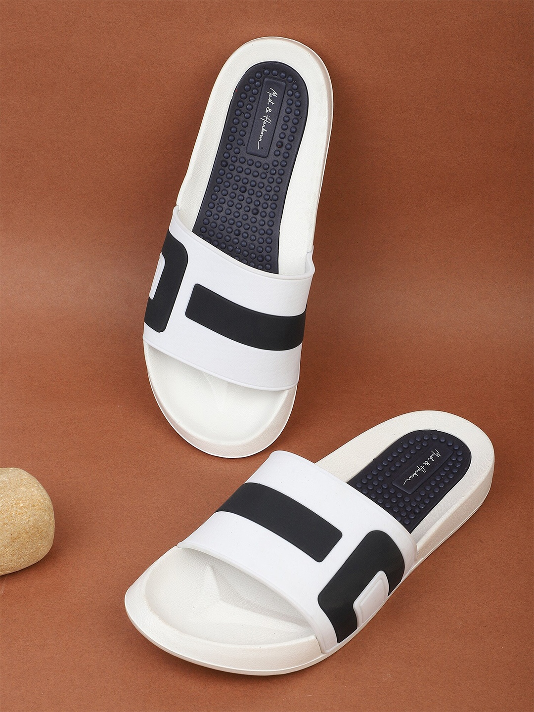 

Mast & Harbour Men White & Navy Blue Striped Sliders