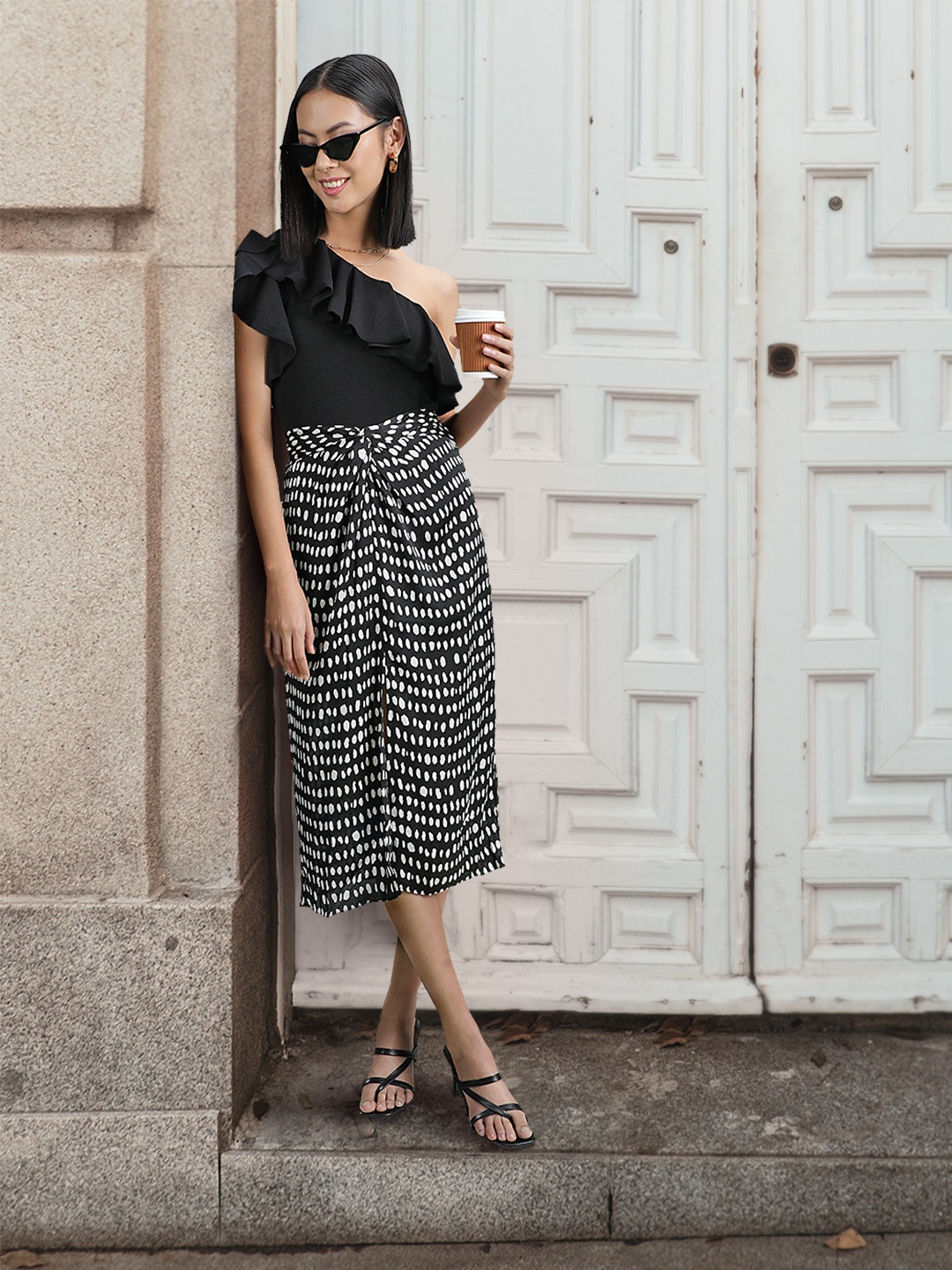 

MANGO Women Black & White Abstract Printed Pleated Detail Straight Midi Skirt