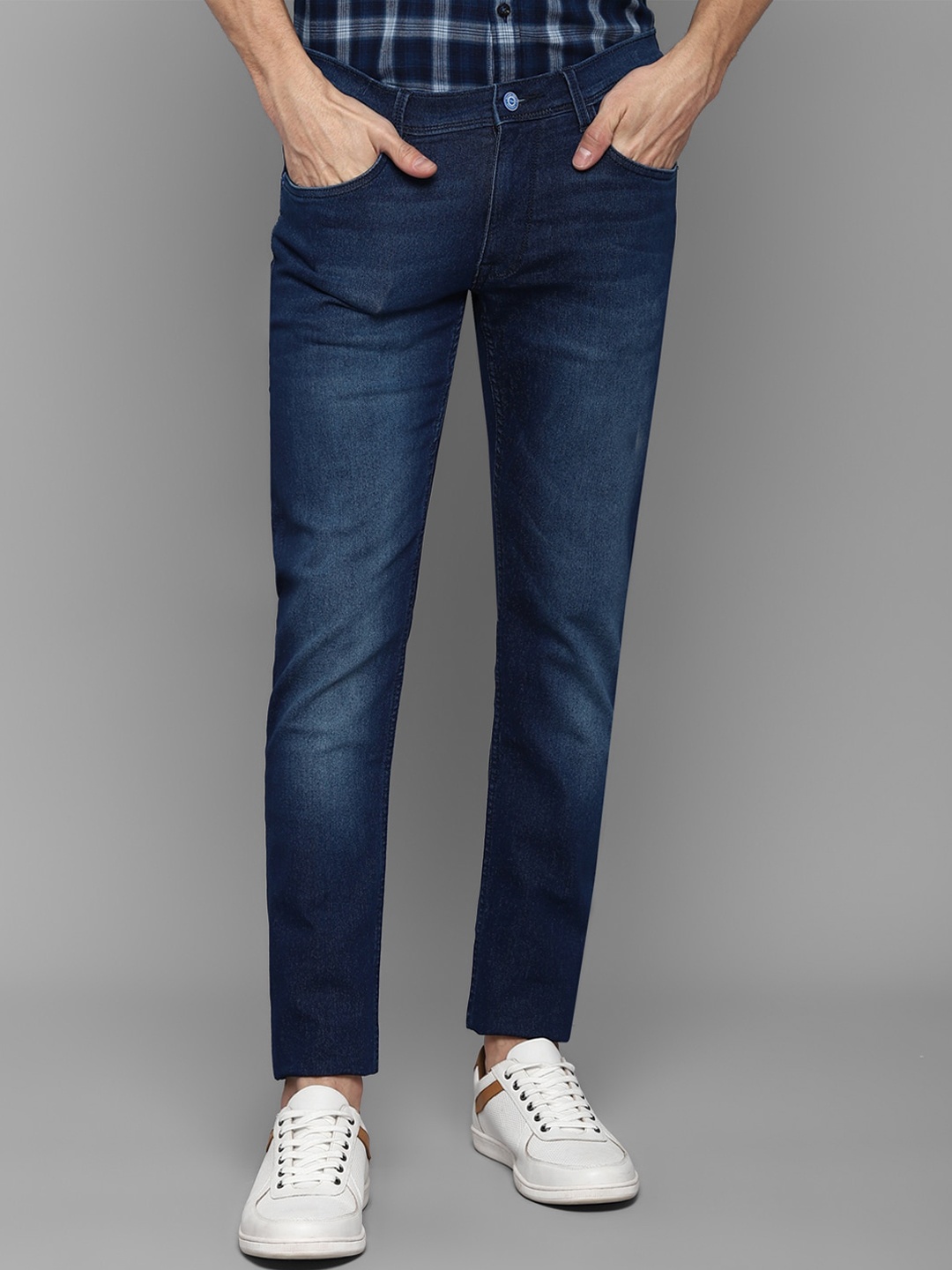 

Allen Solly Men Blue Slim Fit Light Fade Jeans