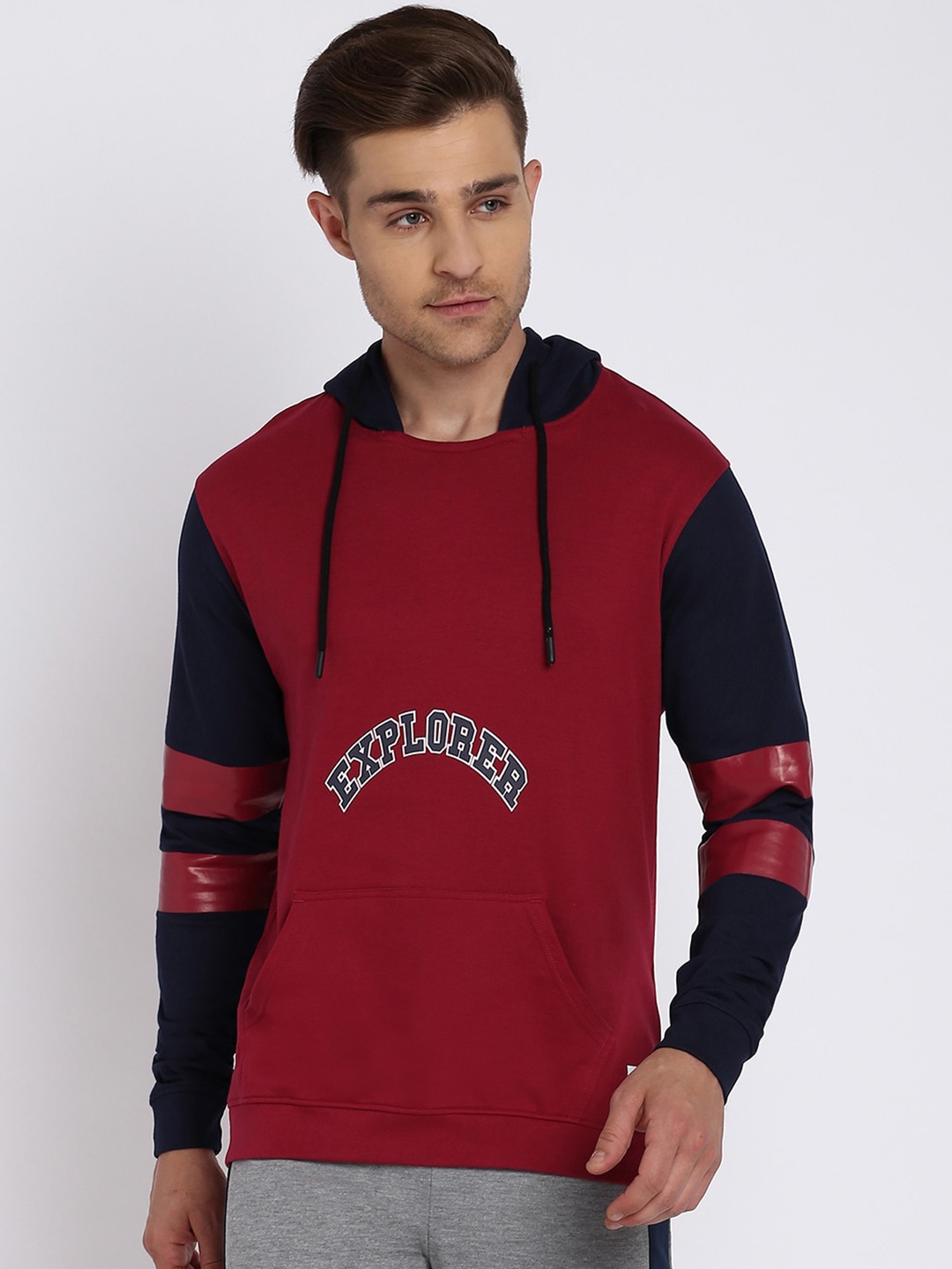 

abof Men Maroon Hooded Sweatshirt