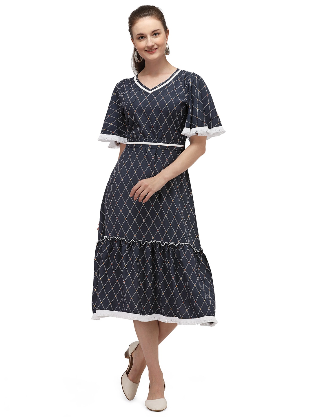 

Shopping Queen Grey Midi Dress