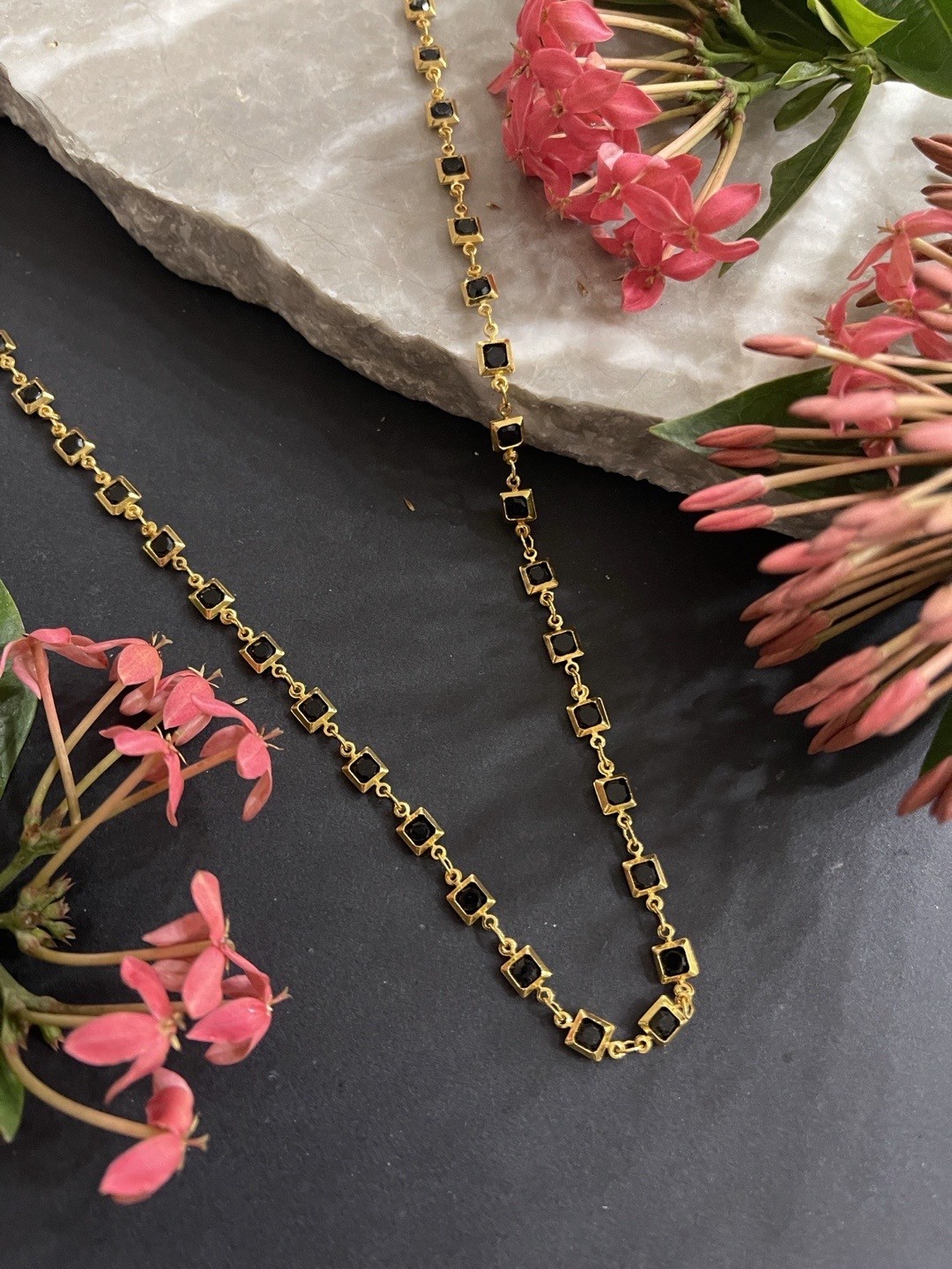 

Digital Dress Room Women Black Mangalsutra