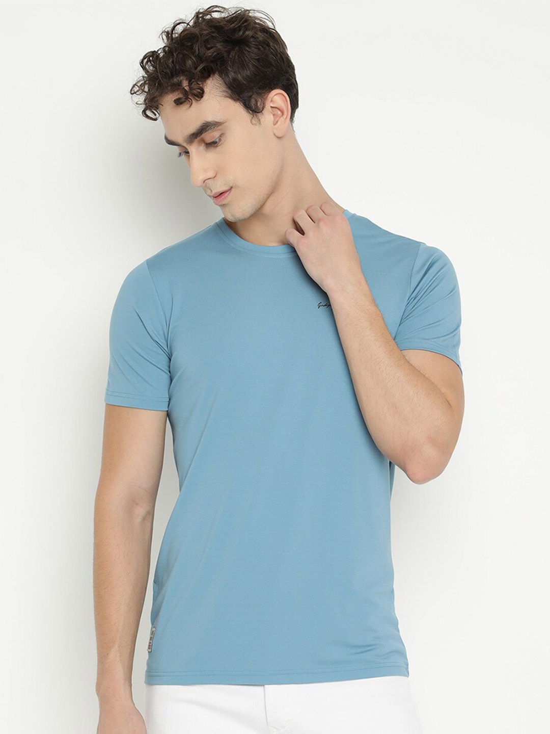 

V2 Value & Variety Men Blue T-shirt