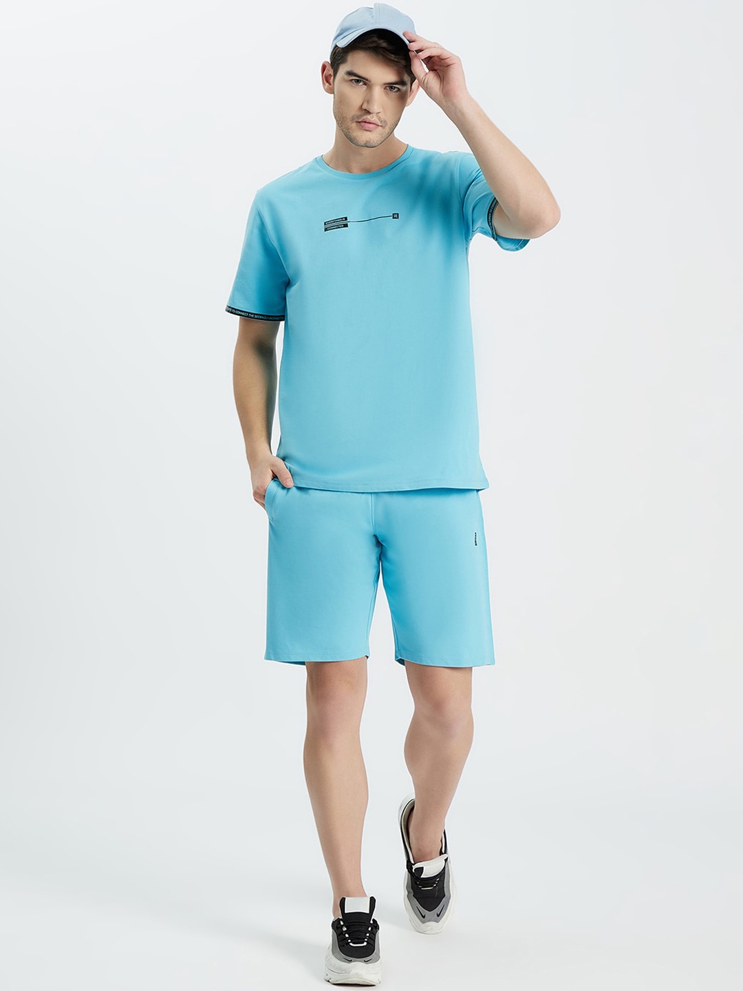 

EDRIO Men Blue Solid Cotton T-Shirt & Shorts