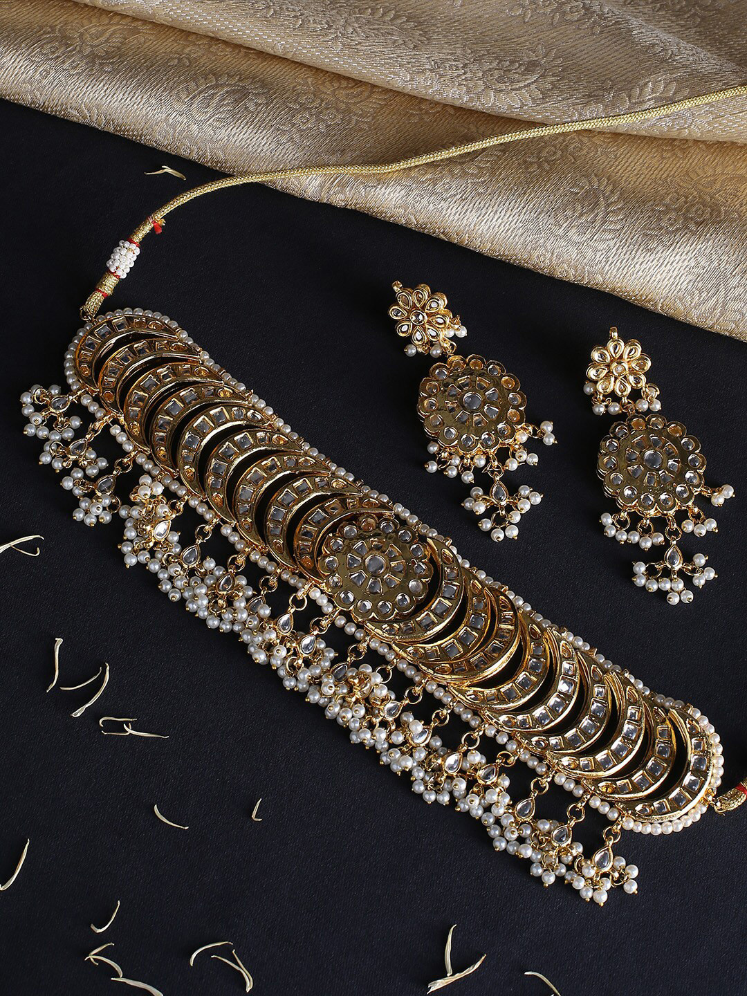 

justpeachy Gold Plated Gold Kundan Studded Jewellery Set