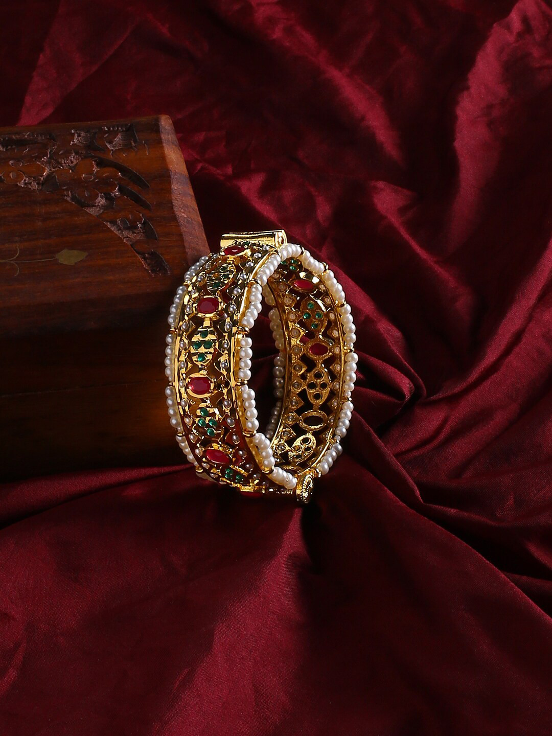 

justpeachy Women Gold-Toned & Red Handcrafted Gold-Plated Bangle-Style Bracelet