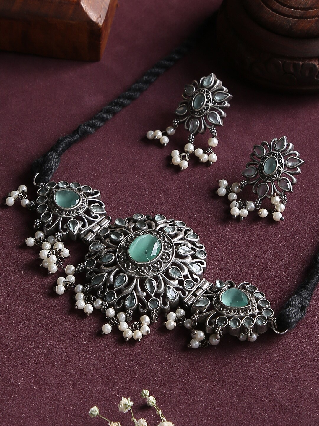 

justpeachy Silver-Plated Turquoise Blue Stones-Studded & Beaded Jewellery Set