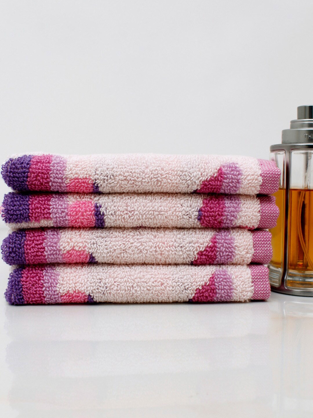 

AVI Living Kids Set Of 4 Pink Printed 500 GSM Pure Cotton Face Towels