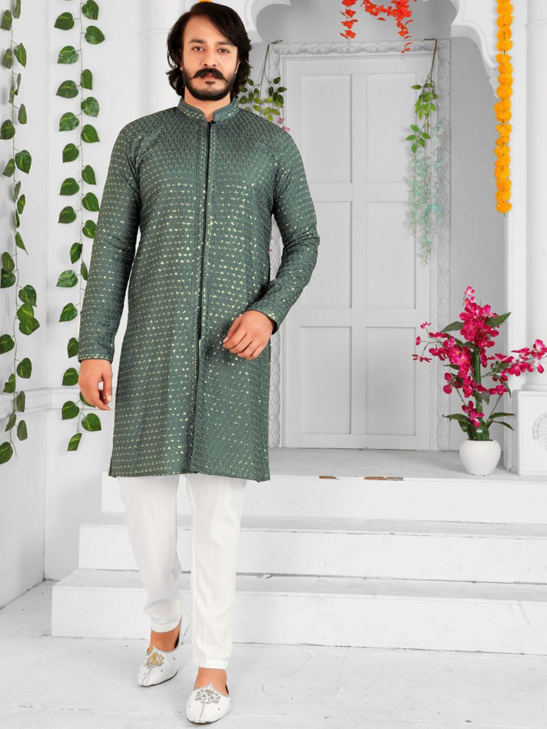

amzira Men Grey Printed Panelled Kurta with Skirt & With Dupatta
