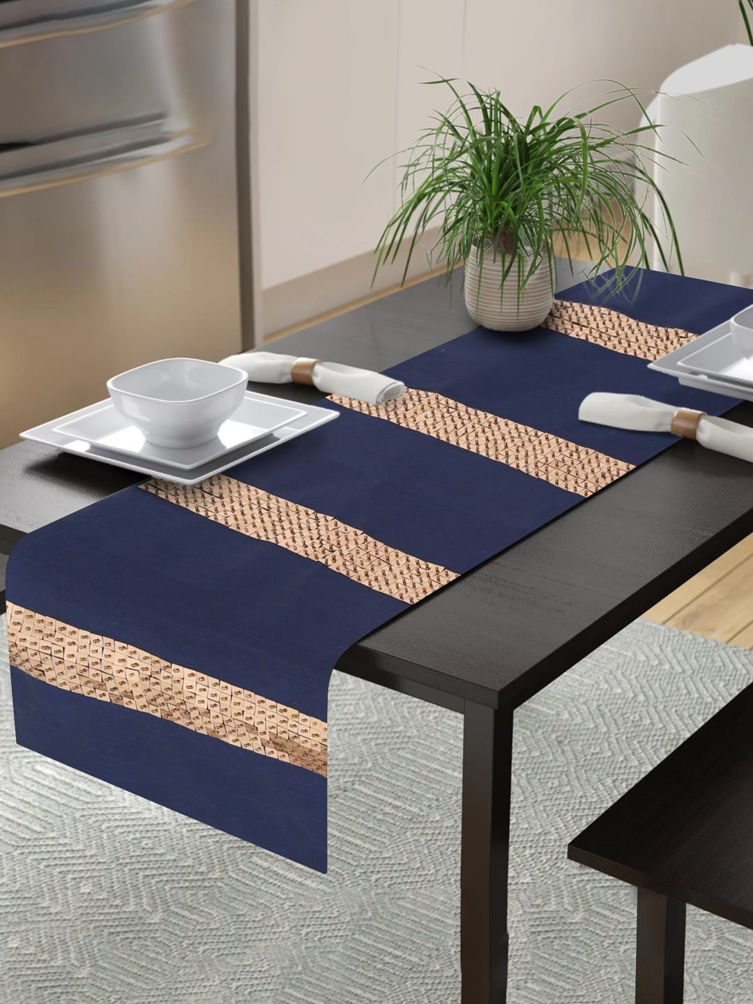 

Alina decor Blue & Gold-Coloured Embellished 6-Seater Table Runner