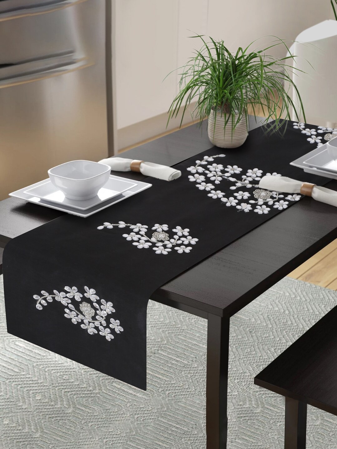 

Alina decor Black & White Embroidered 6 Seater Table Runners