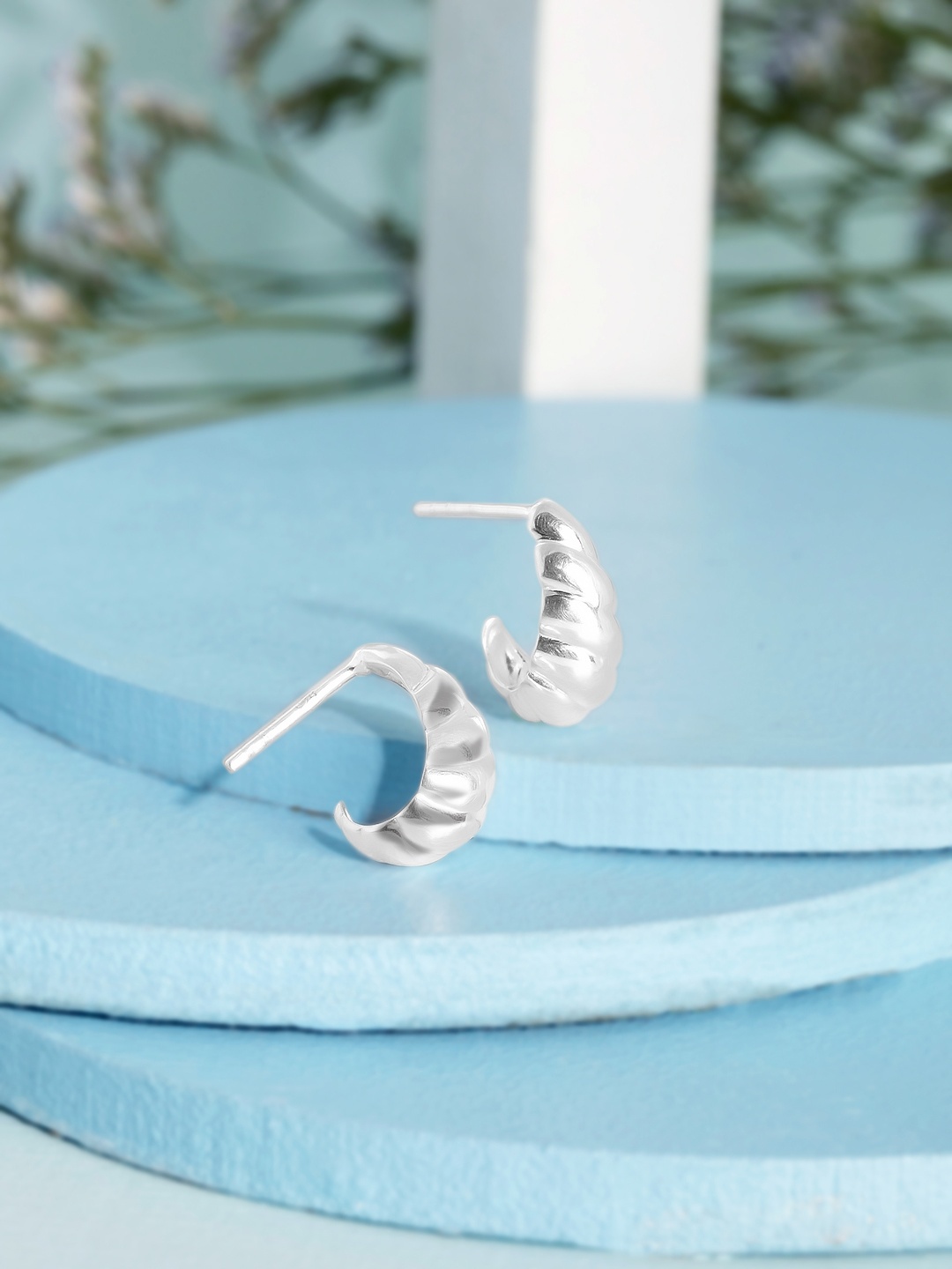 

Rubans 925 Sterling Silver The Twirling Silver Beauty Hoop Earrings
