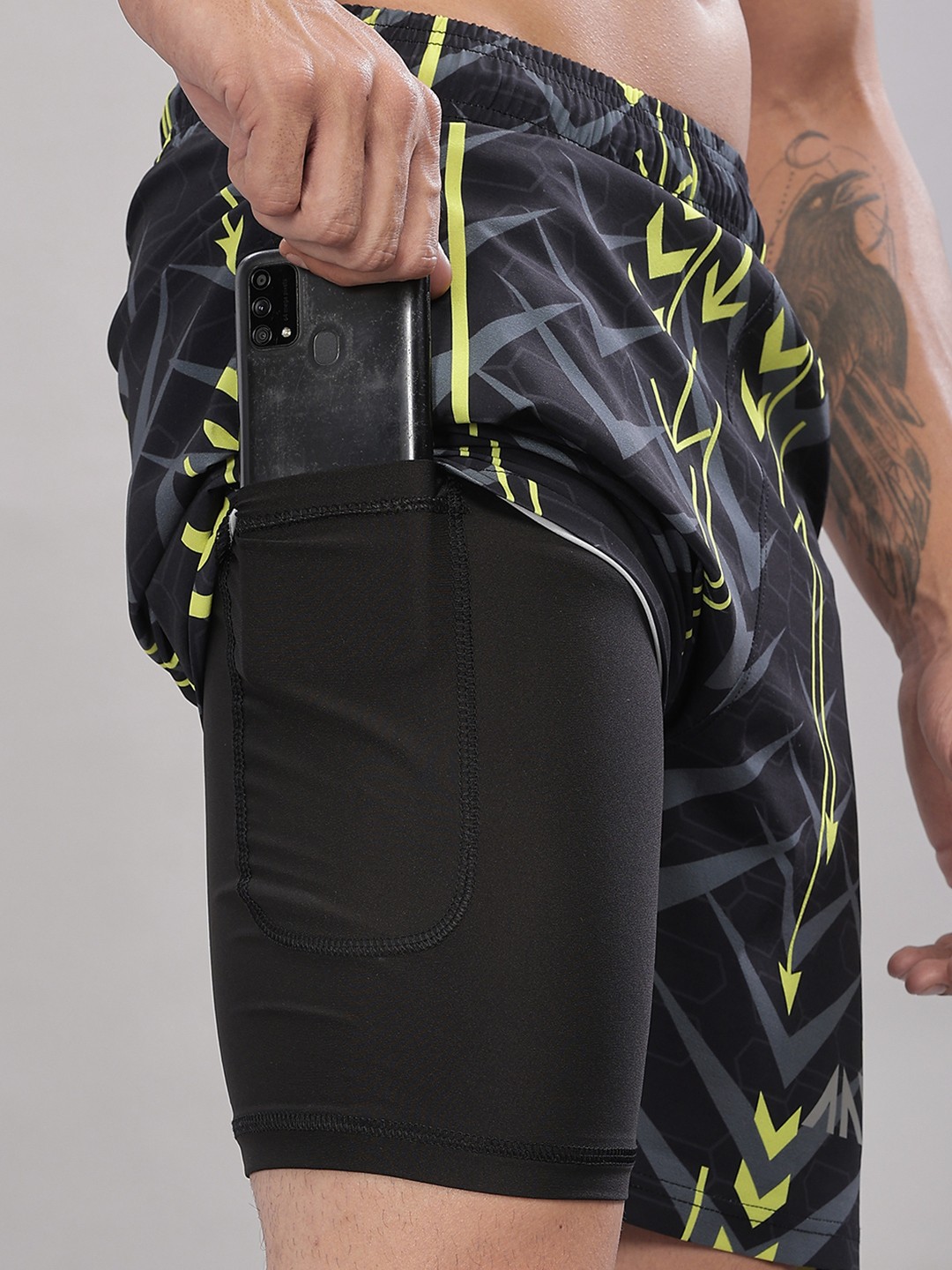 

AESTHETIC NATION Men Black Printed Slim Fit Training or Gym Sports Shorts