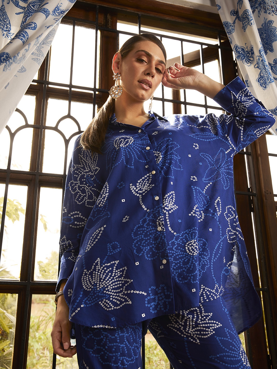 

Anouk Women Blue Bandhani Printed Kurti with Trousers