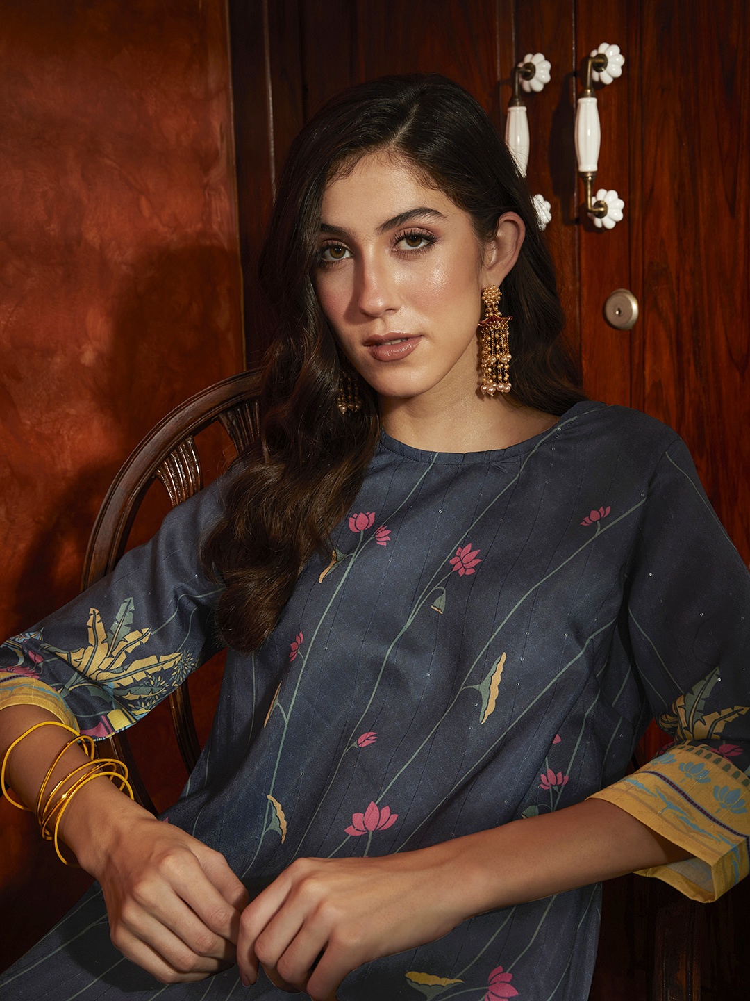 

Anouk Women Navy Blue & Green Floral Printed Kurta