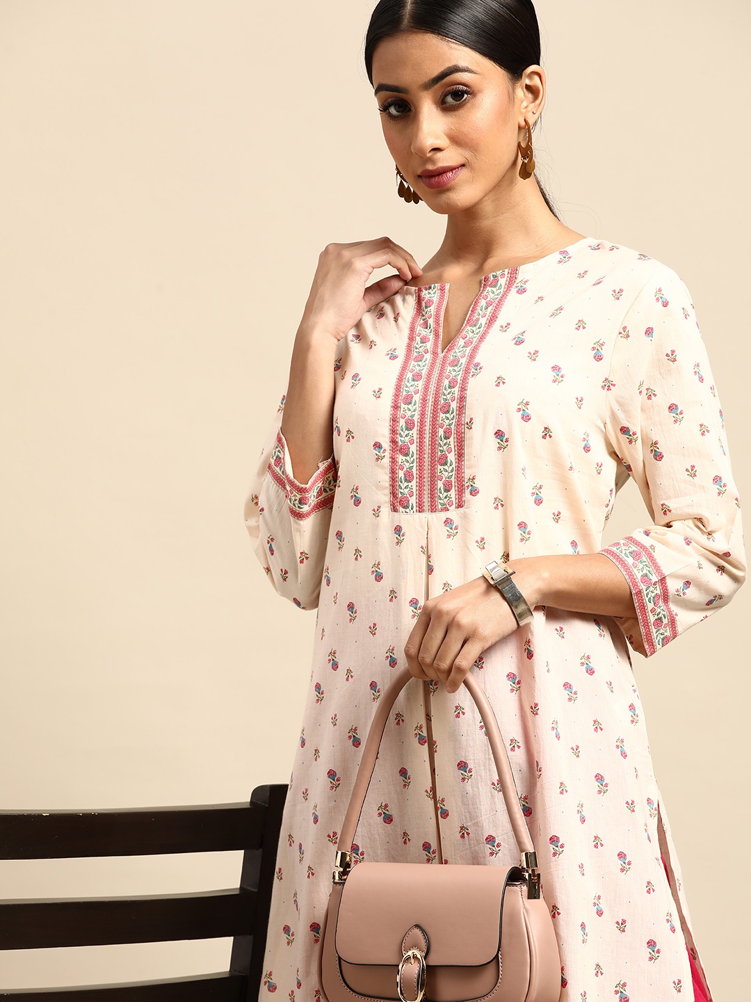 

Anouk Women Off White & Pink Ethnic Motifs Printed Kurta