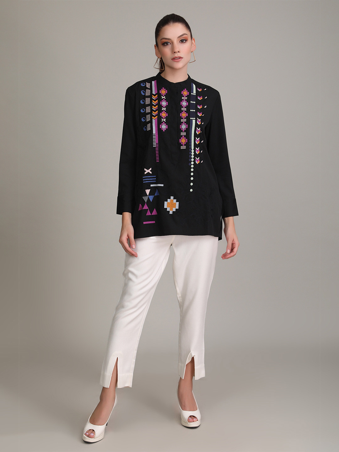 

BARARA ETHNIC Women Black Standard Floral Printed Casual Shirt