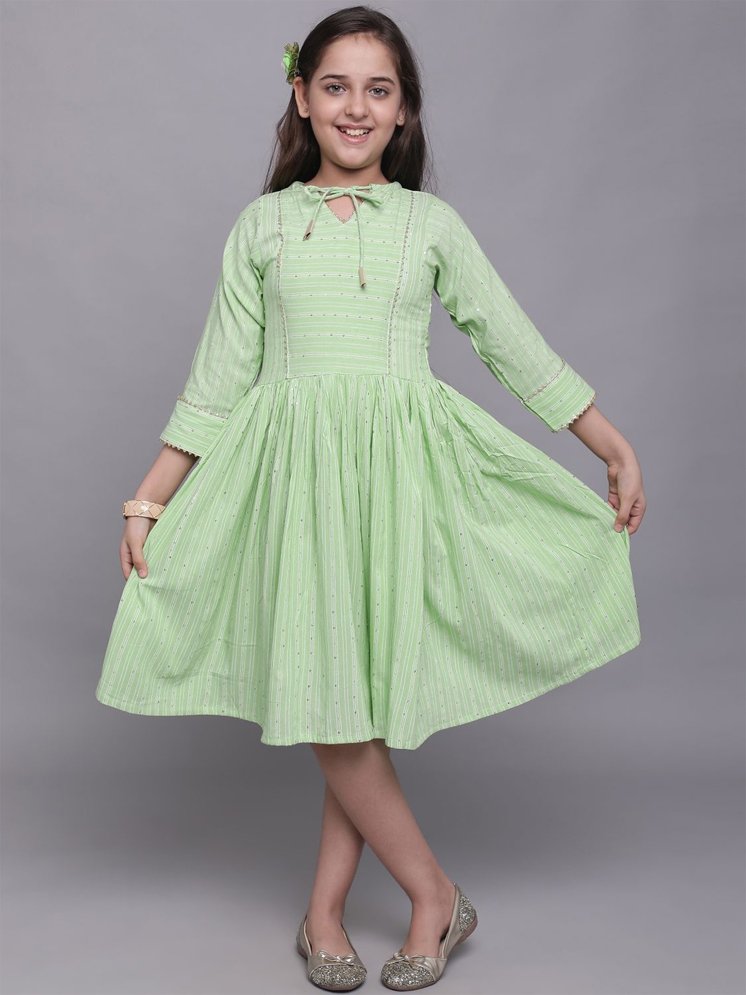 

White World Sea Green Tie-Up Neck Applique Dress