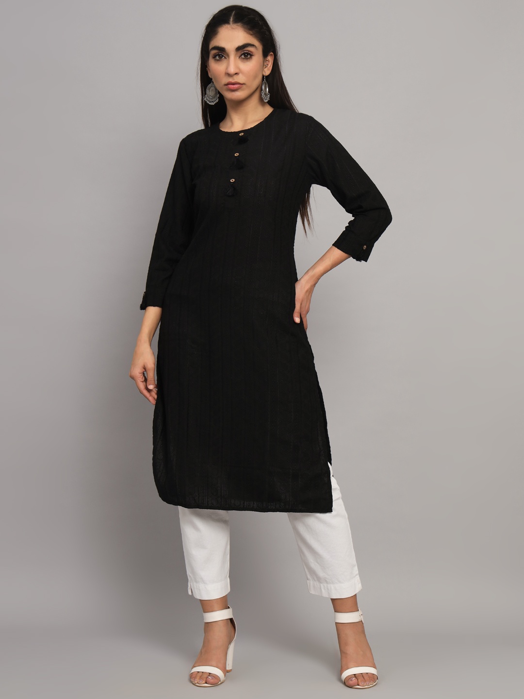 

PARAMOUNT CHIKAN Women Black Embroidered Chikankari Cotton Straight Kurta