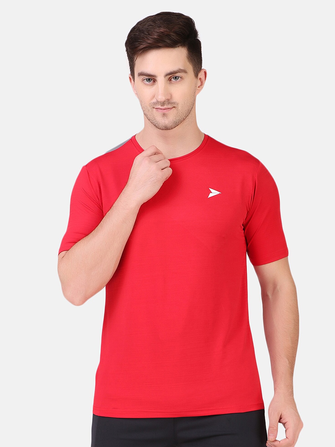

FITINC Men Red Dri-FIT Applique Slim Fit Running T-shirt