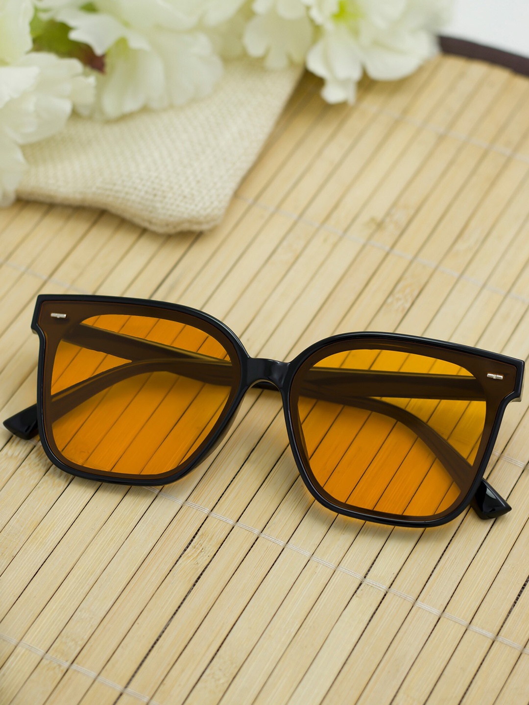 

Bellofox Unisex Yellow Lens & Brown Wayfarer Sunglasses BS1946-0522