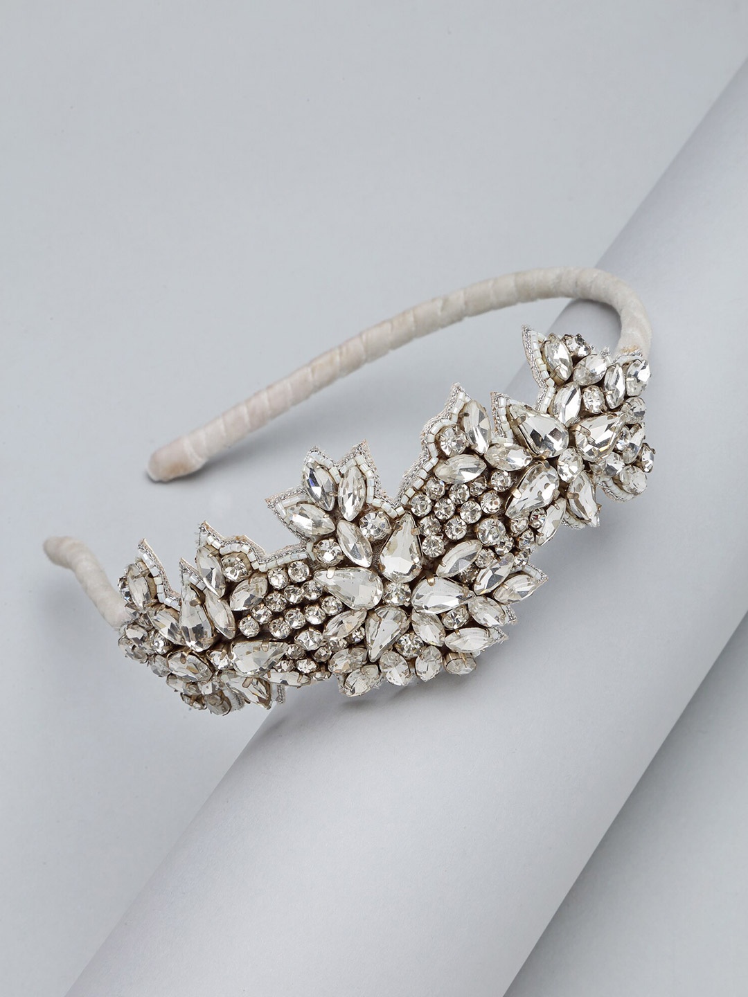

Bijoux by Priya Chandna Women Transparent Embellished Hairband