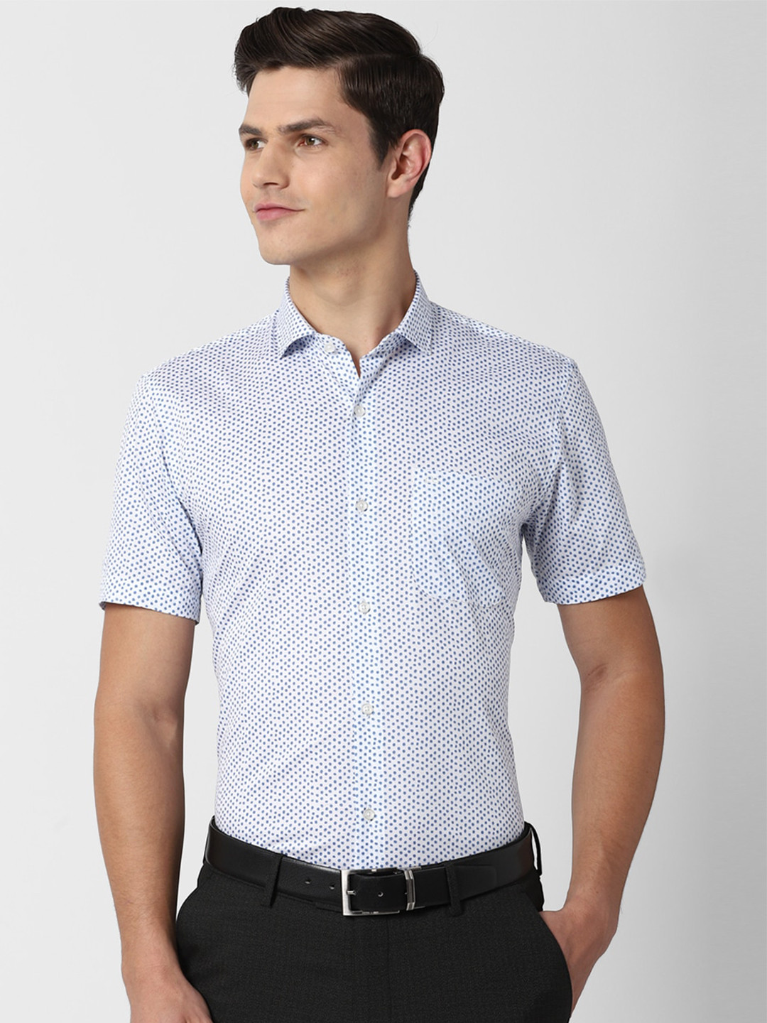 

Peter England Men Blue Slim Fit Floral Printed Formal Shirt