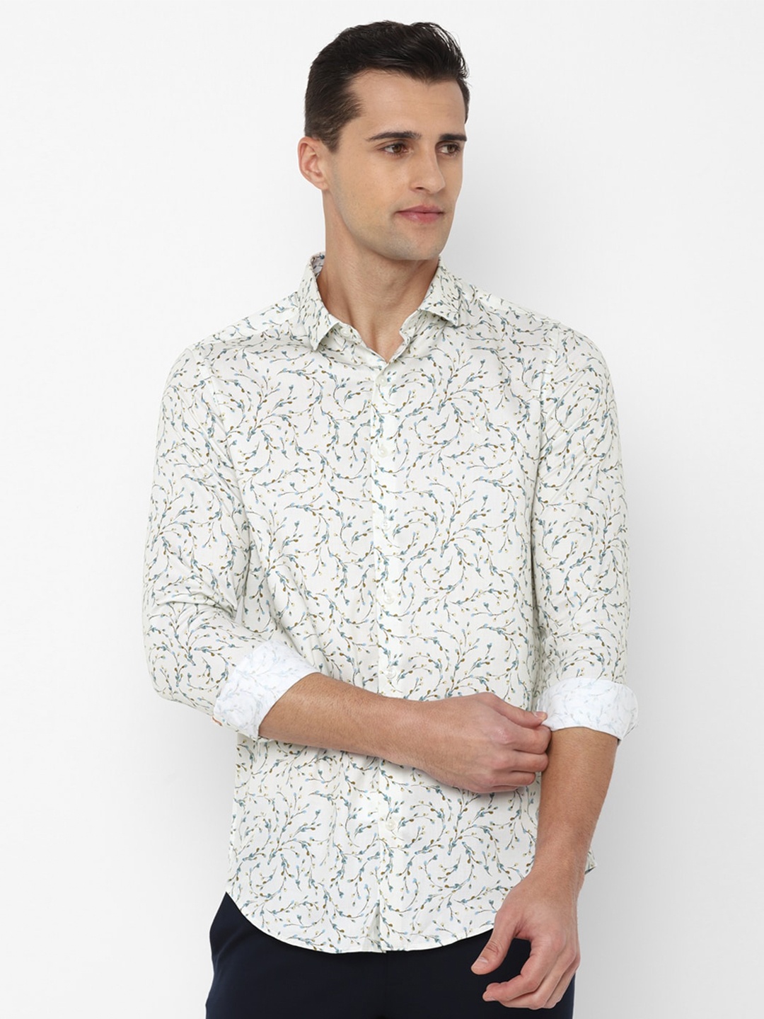 

SIMON CARTER LONDON Men White Slim Fit Floral Printed Casual Shirt