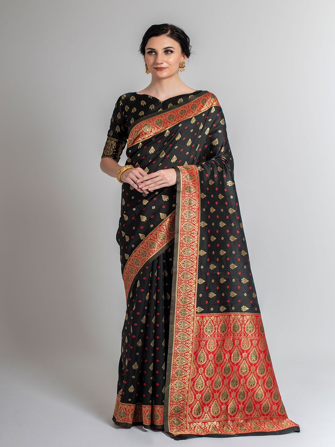 

Lilots Women Black & Red Woven Design Silk Blend Sarees