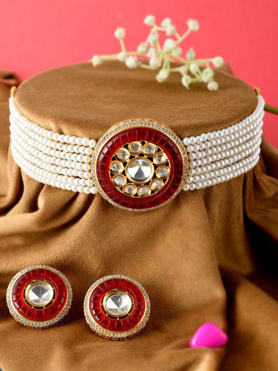 

Silvermerc Designs Gold Plated Red & White Kundan-Studded & Beaded Jewellery Set