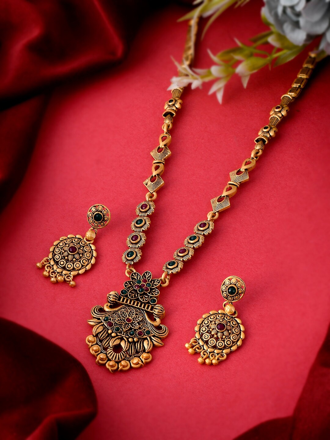 

Silvermerc Designs Gold Plated Gold Stone Studded Jewellery Set