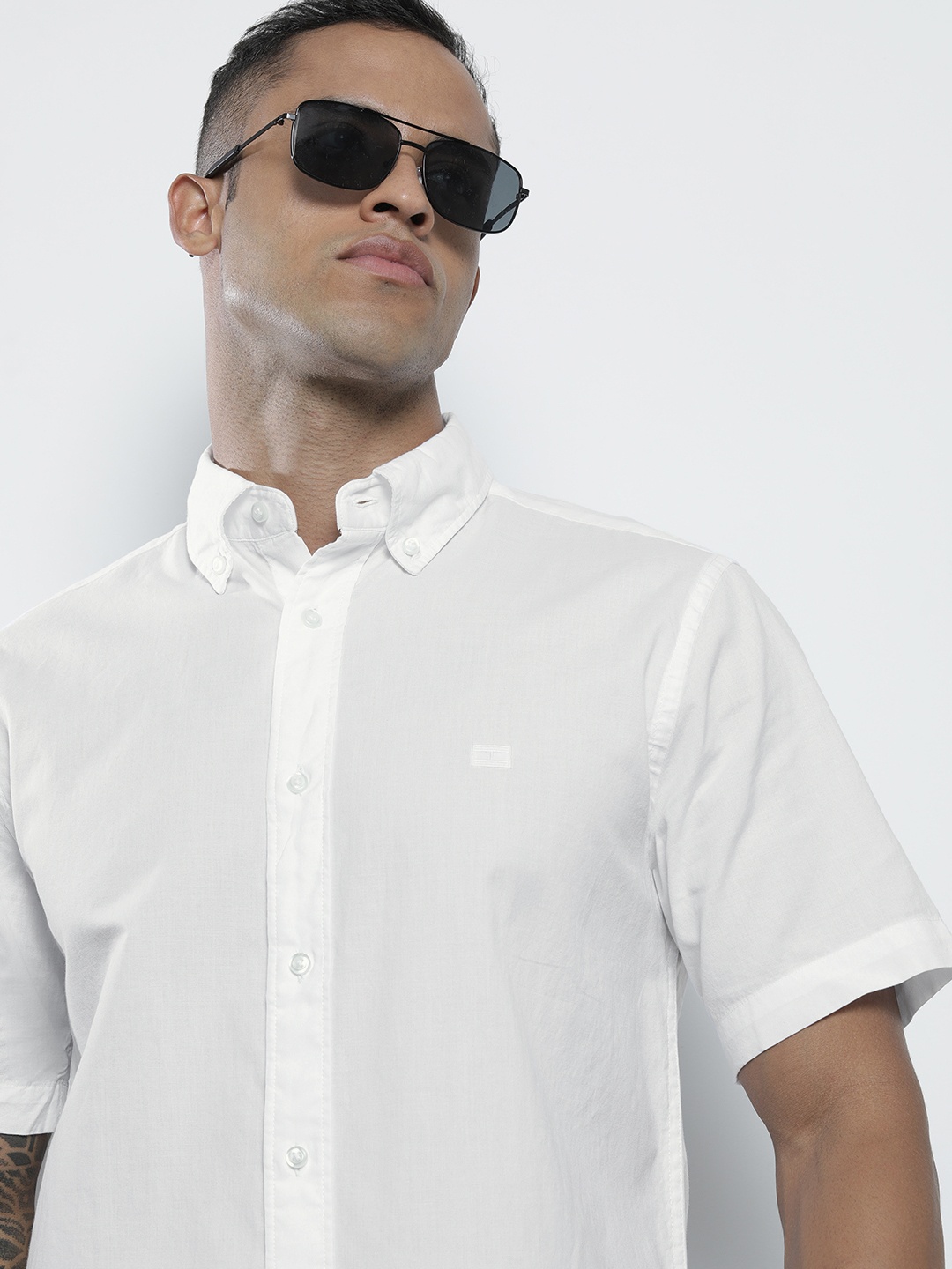 

Tommy Hilfiger Men White Solid Casual Pure Cotton Shirt