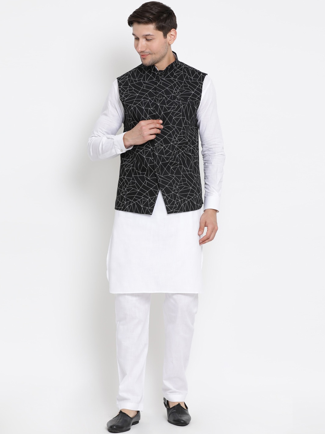 

VASTRAMAY Men White Angrakha Kurta with Pyjamas