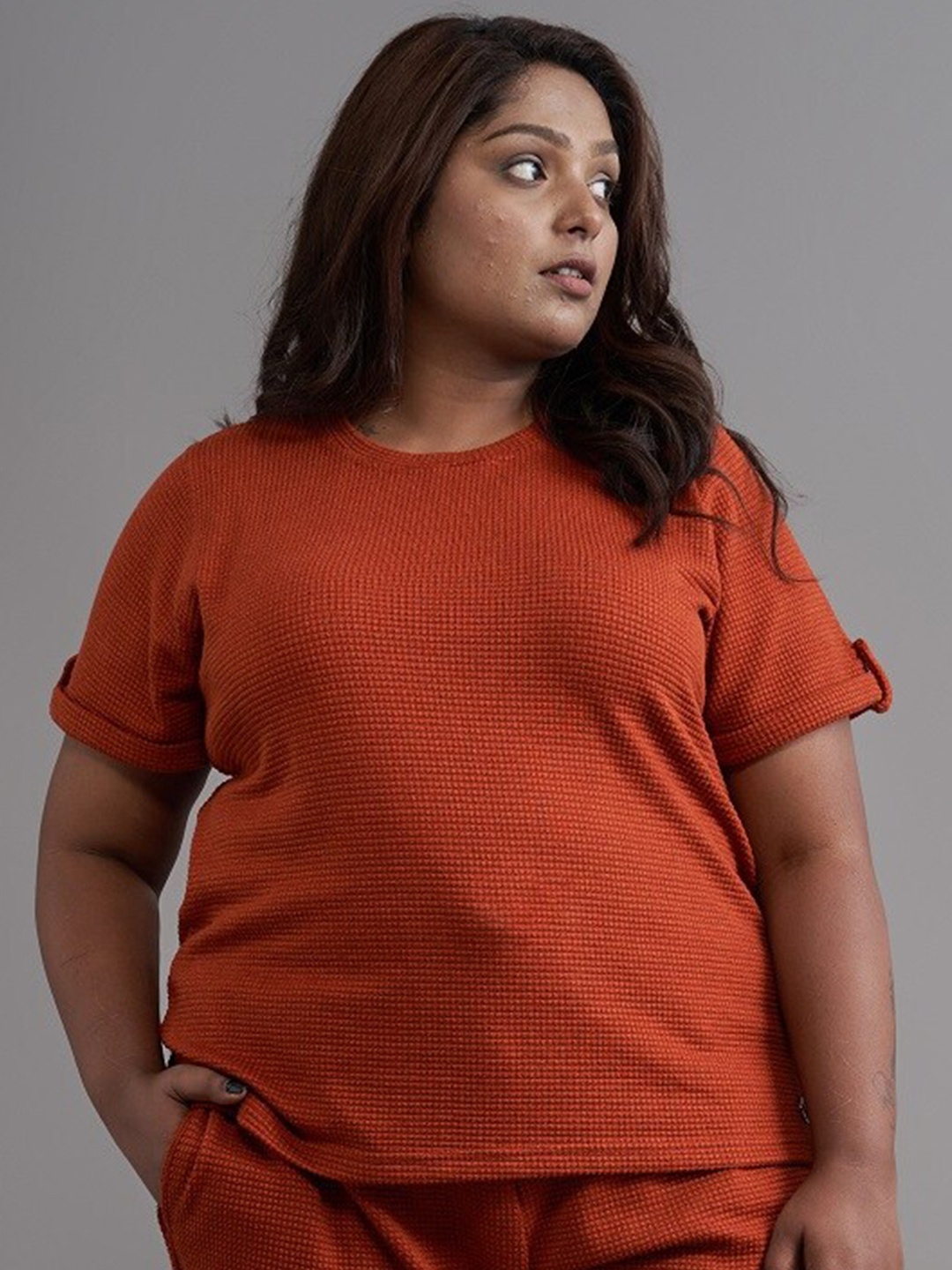 

SPIRIT ANIMAL Women Plus Size Rust Self Design Roll-Up Sleeves Lounge Top