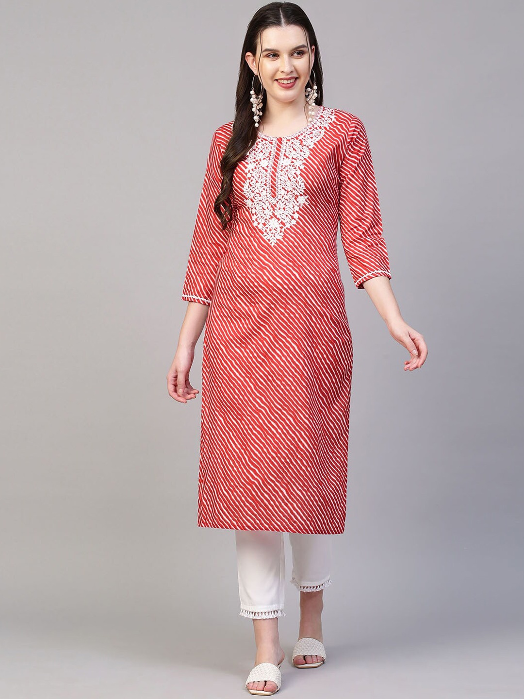 

FASHOR Women Red Geometric Printed Keyhole Neck Thread Work Kurta