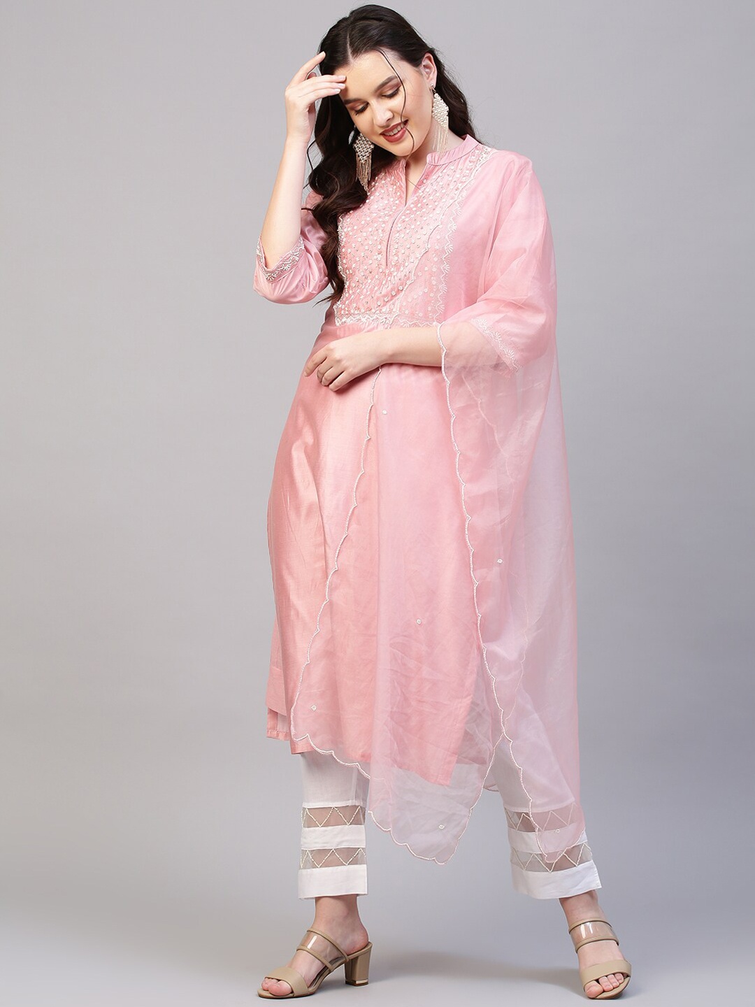 

FASHOR Women Pink Floral Flared Sleeves Thread Work Kurta