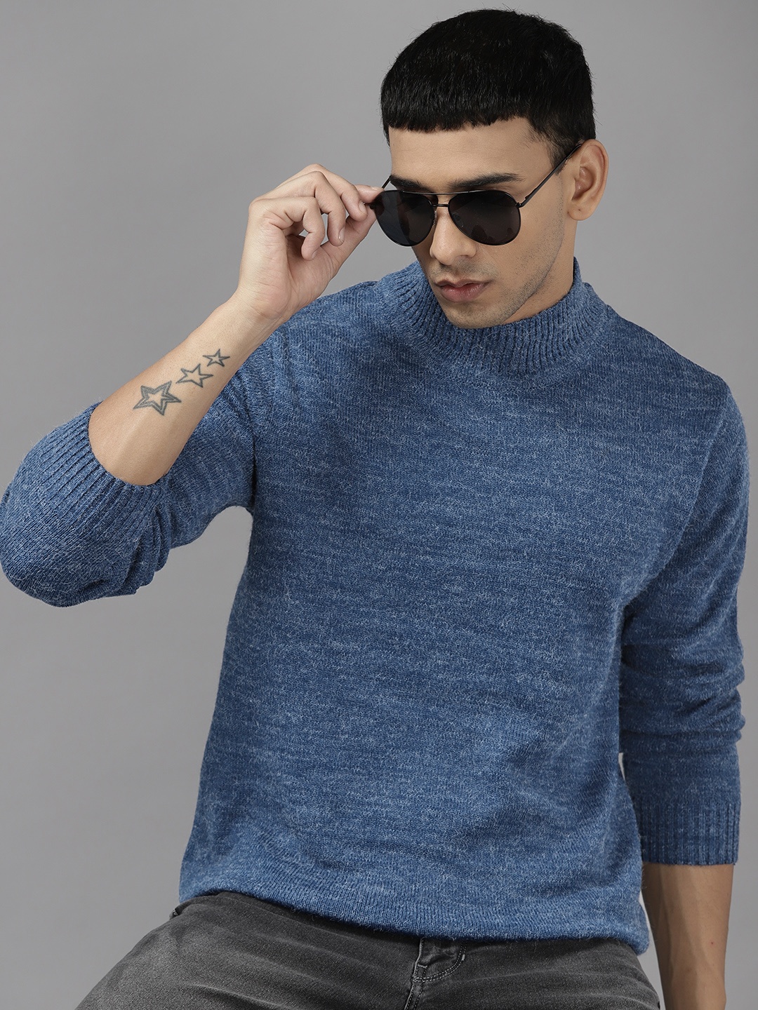 

The Roadster Lifestyle Co. Men Blue Solid Turtle Neck Pullover