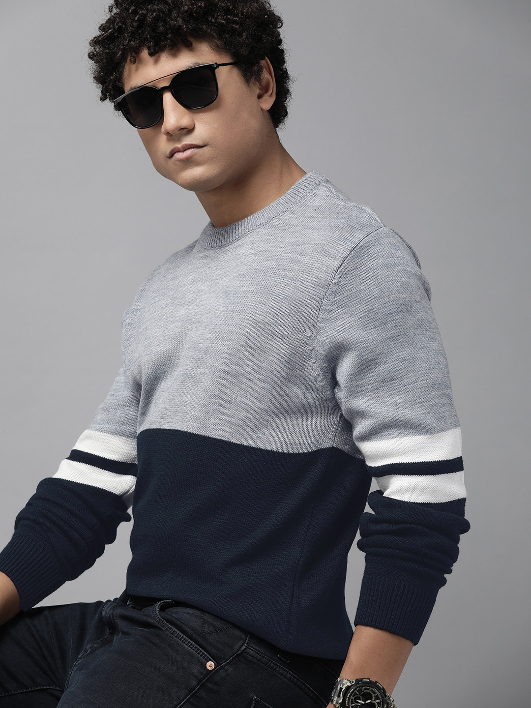 

The Roadster Lifestyle Co. Men Navy Blue & Grey Colourblocked Pullover