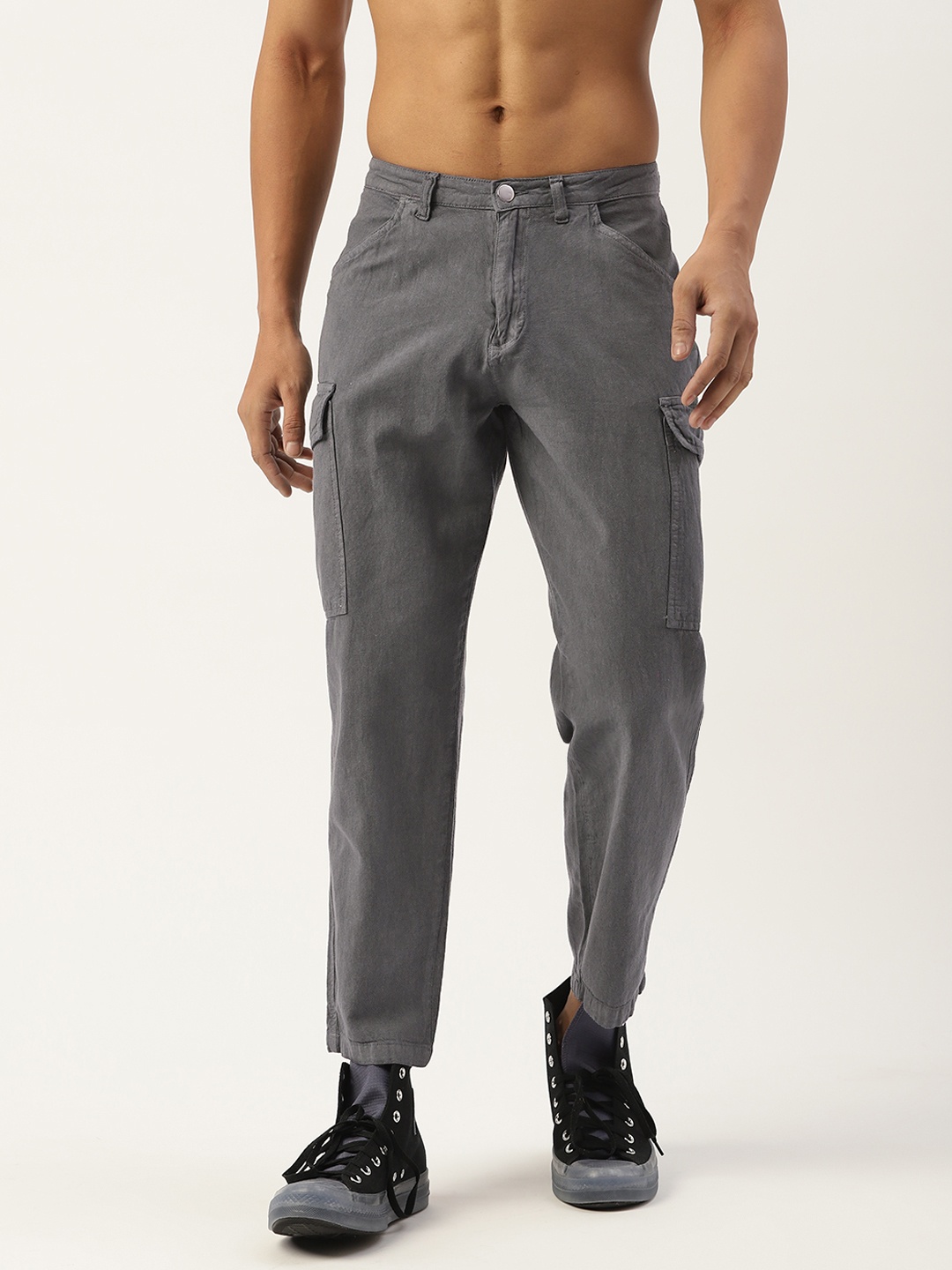 

Kook N Keech Men Charcoal Grey Solid Cotton Cropped Cargos