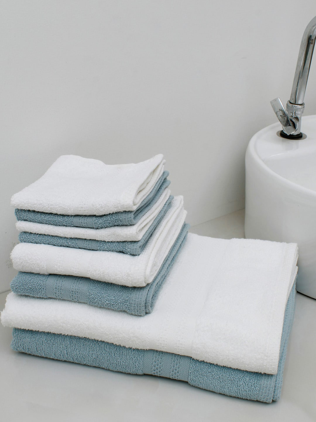 

AVI Living Set Of 8 White & Blue Anti Microbial Cotton GSM 400 Towel Set