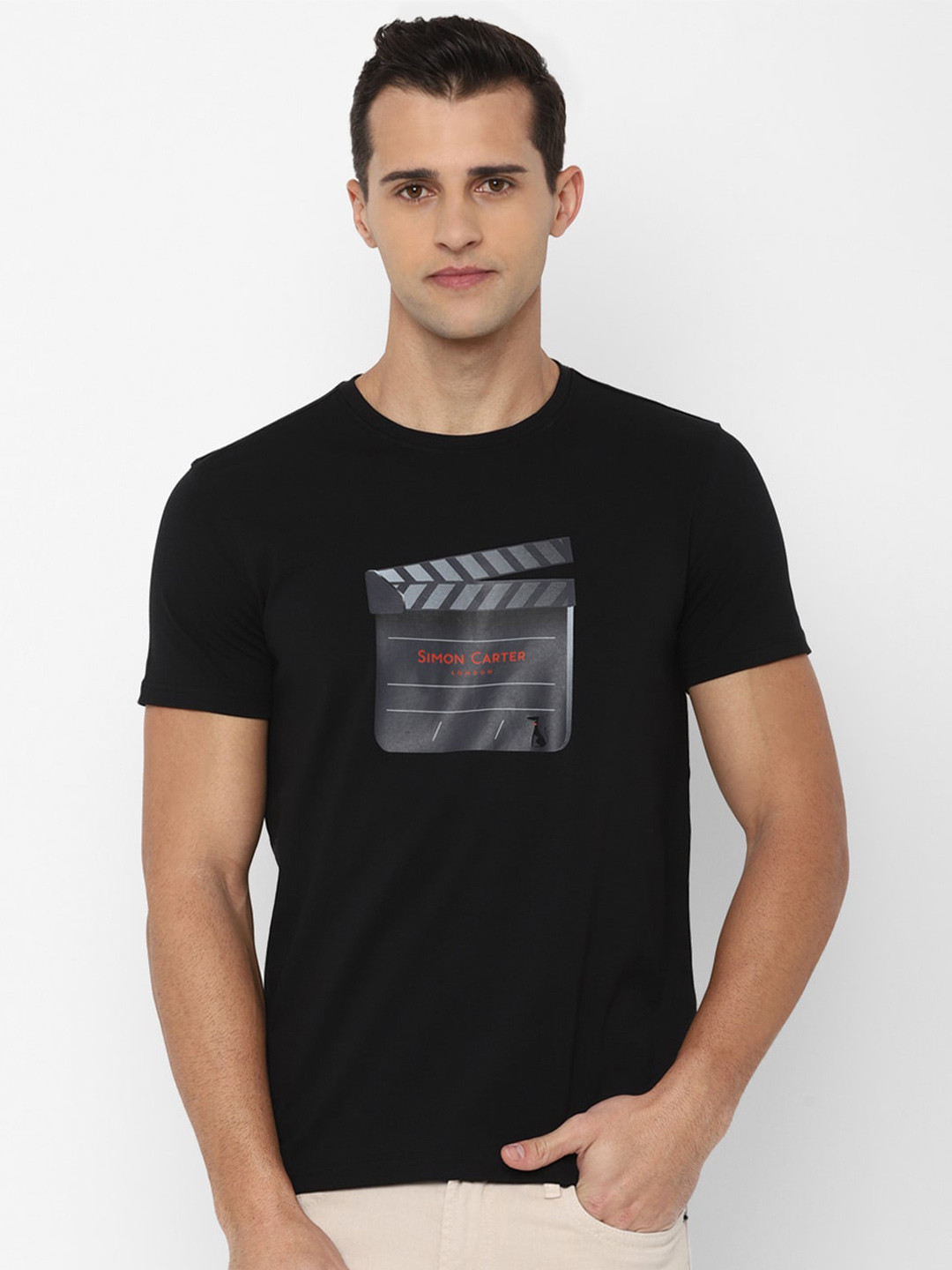 

SIMON CARTER LONDON Men Black Typography Printed Slim Fit T-shirt