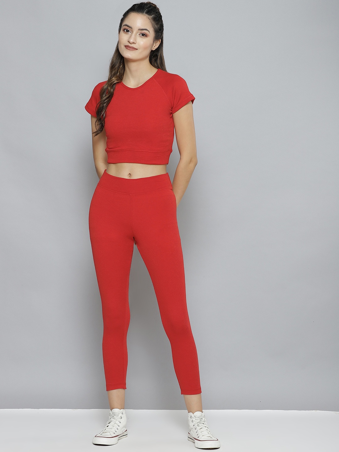 

SASSAFRAS Women Red Solid Crop Top with Tights