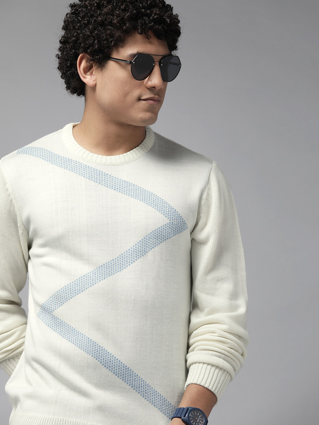 

The Roadster Lifestyle Co. Men Off White Round Neck Knitted Pullover